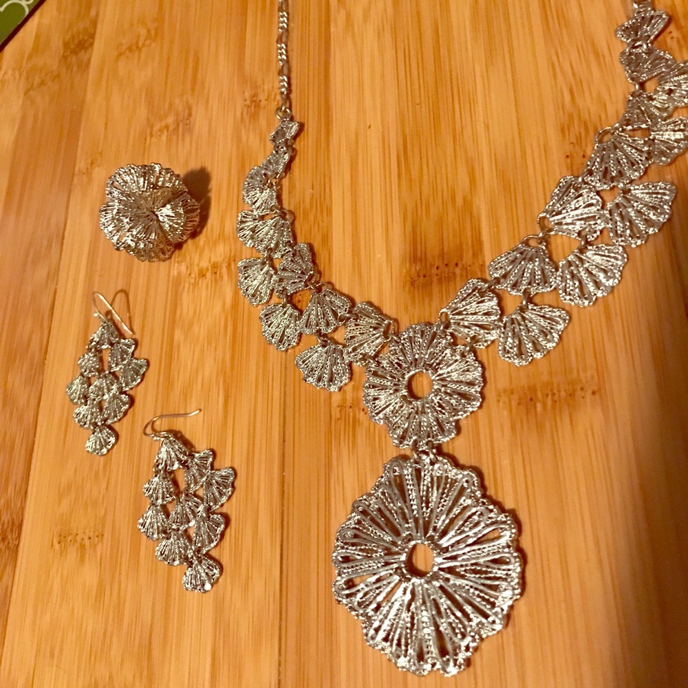 3 piece set! Stella & Dot vintage Geneve lace.