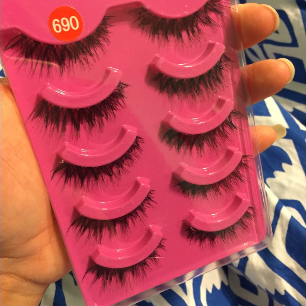 Soft wispy lashes