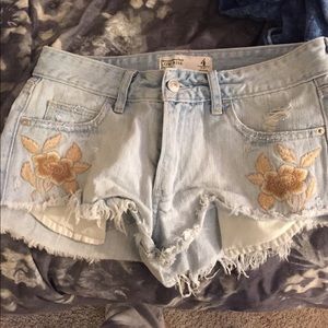 Abercrombie & fitch mid waisted rose patch shorts