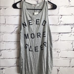 Small graphic tank
