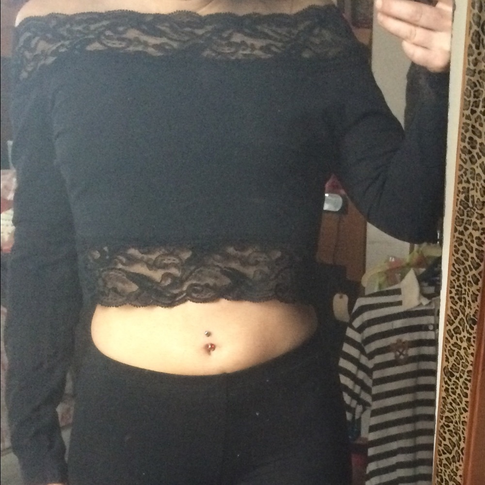 Black lace crop