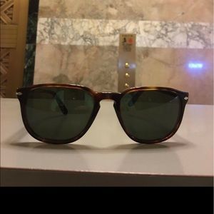 persol p03019s