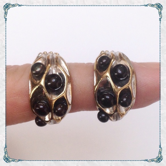 ☀️ Anitanja 18k Gold Driftcone J Hoop Earrings - Picture 4 of 4