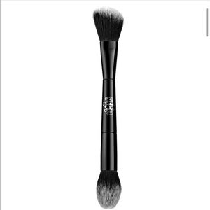 Kat Von d shade and light makeup brush