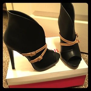 JustFab opened toed booties