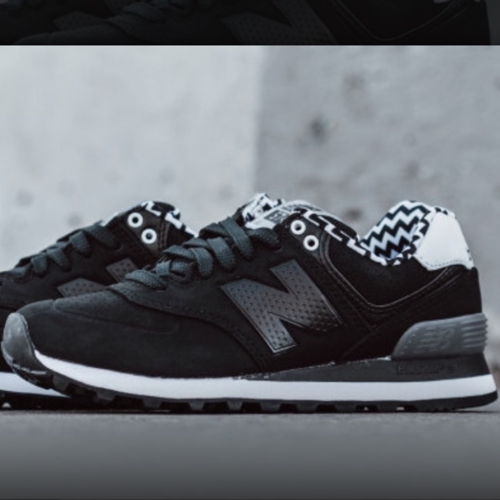 SOLD offline Zig zag New Balance