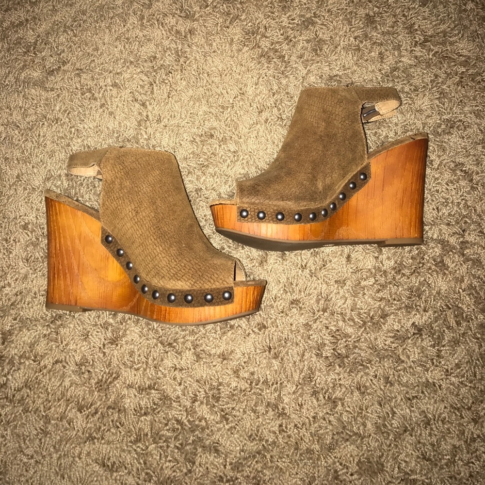 BRAND NEW Lucky Brand Wedges
