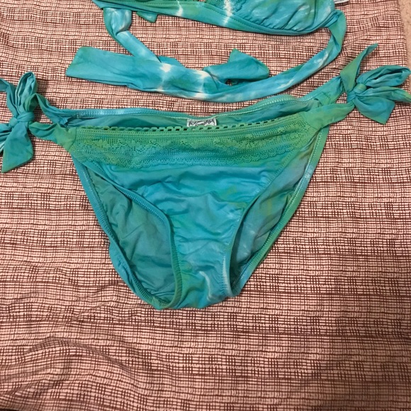 Lucky Bathing Suit Set! - Picture 2 of 4