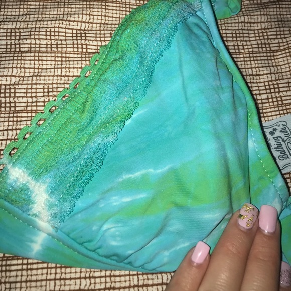 Lucky Bathing Suit Set! - Picture 4 of 4