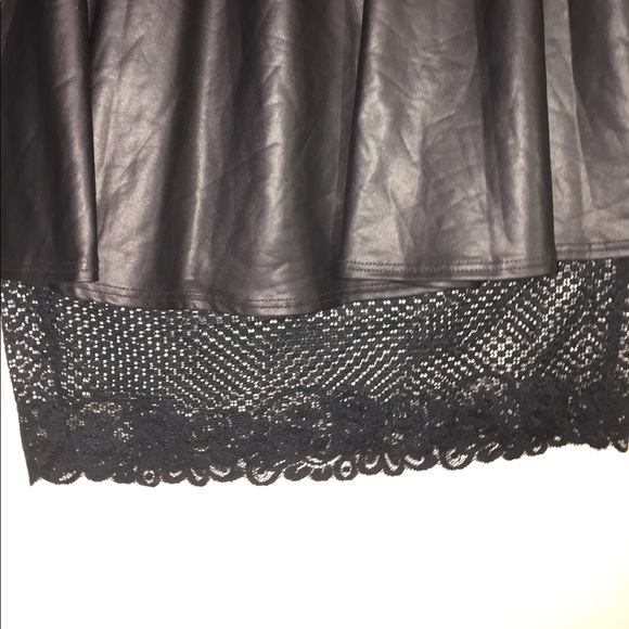 NWOT BLACK faux LEATHER MINI SKIRT LACE nasty gal - Picture 5 of 6
