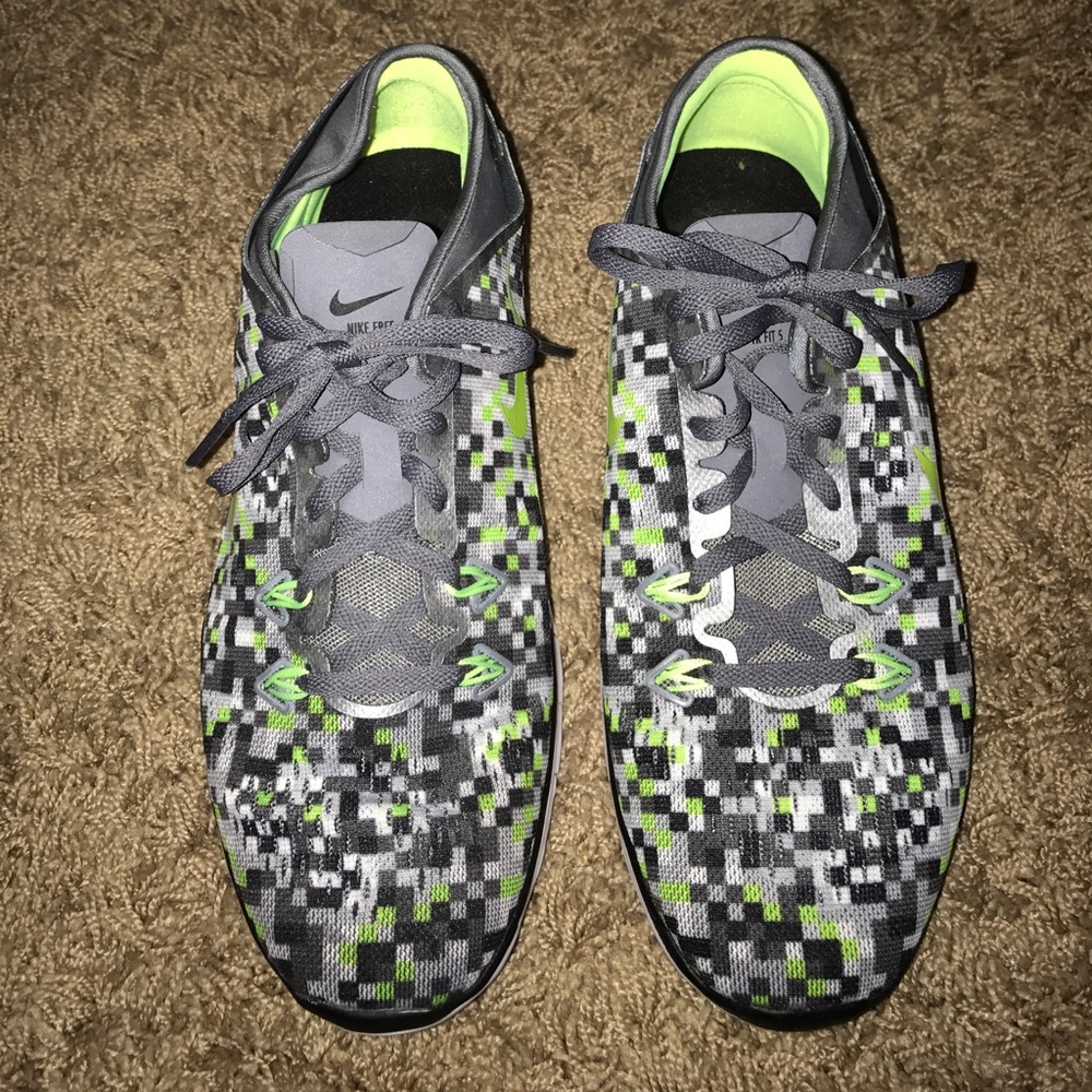 BRAND NEW NIKE FREE 5.0