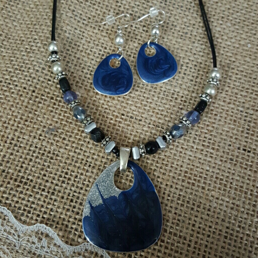Silver and Blue beaded necklace and earring set - Picture 2 of 4