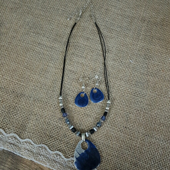 Silver and Blue beaded necklace and earring set - Picture 4 of 4