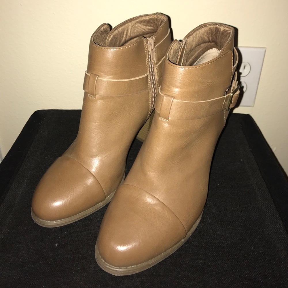 LC Lauren Conrad booties