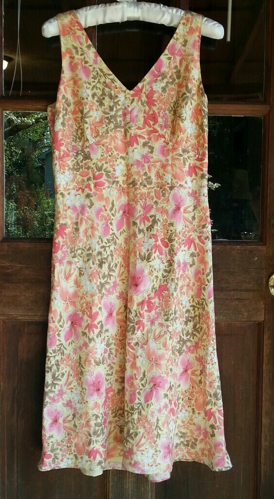 Spring/Summer Dress - Picture 4 of 4
