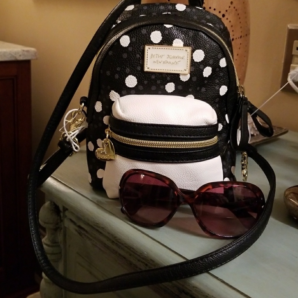 Betsey Johnson Crossbag