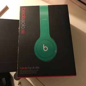 Green beats by dr. dre
