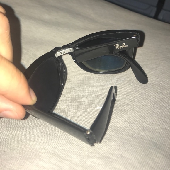 Ray-Ban polarized folding wayfarer glasses - Picture 2 of 4