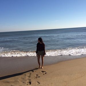 Meet your Posher, Ari