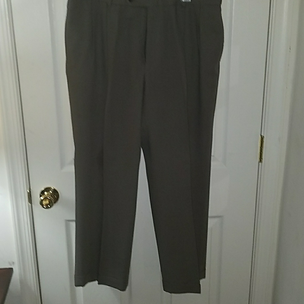 Suits - Picture 5 of 6