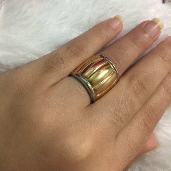 Ring - Picture 1 of 3