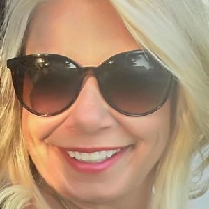 Meet your Posher, Robin