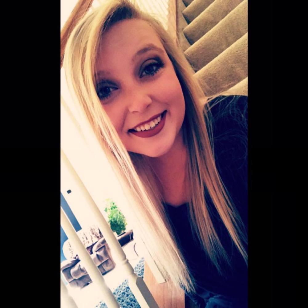 Meet your Posher, Alexis