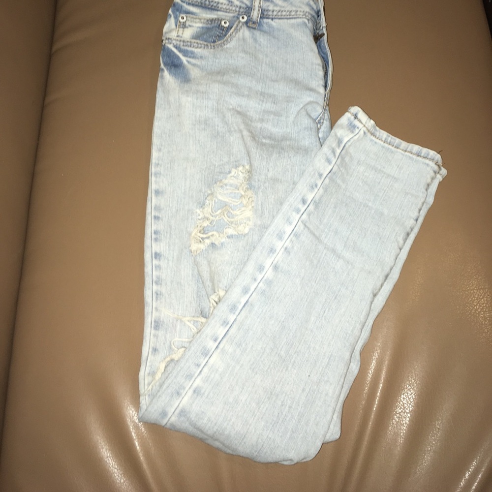 Beach Wash Demin Ripped Jeans