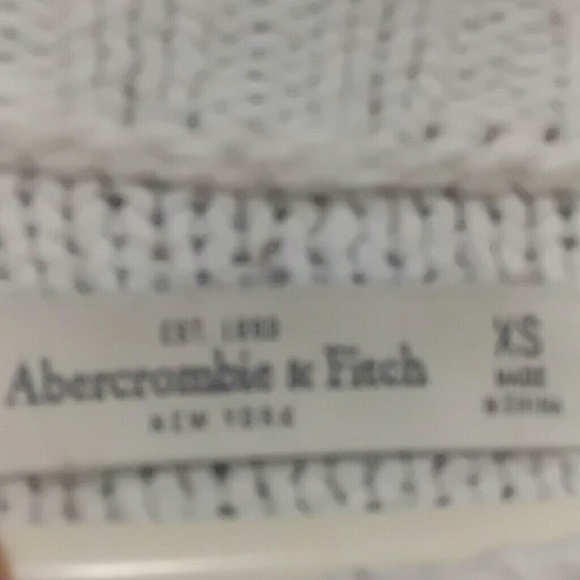 Abercombie and Fitch sweater - Picture 2 of 4