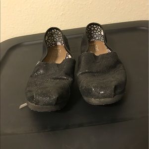 Black sparkly Toms