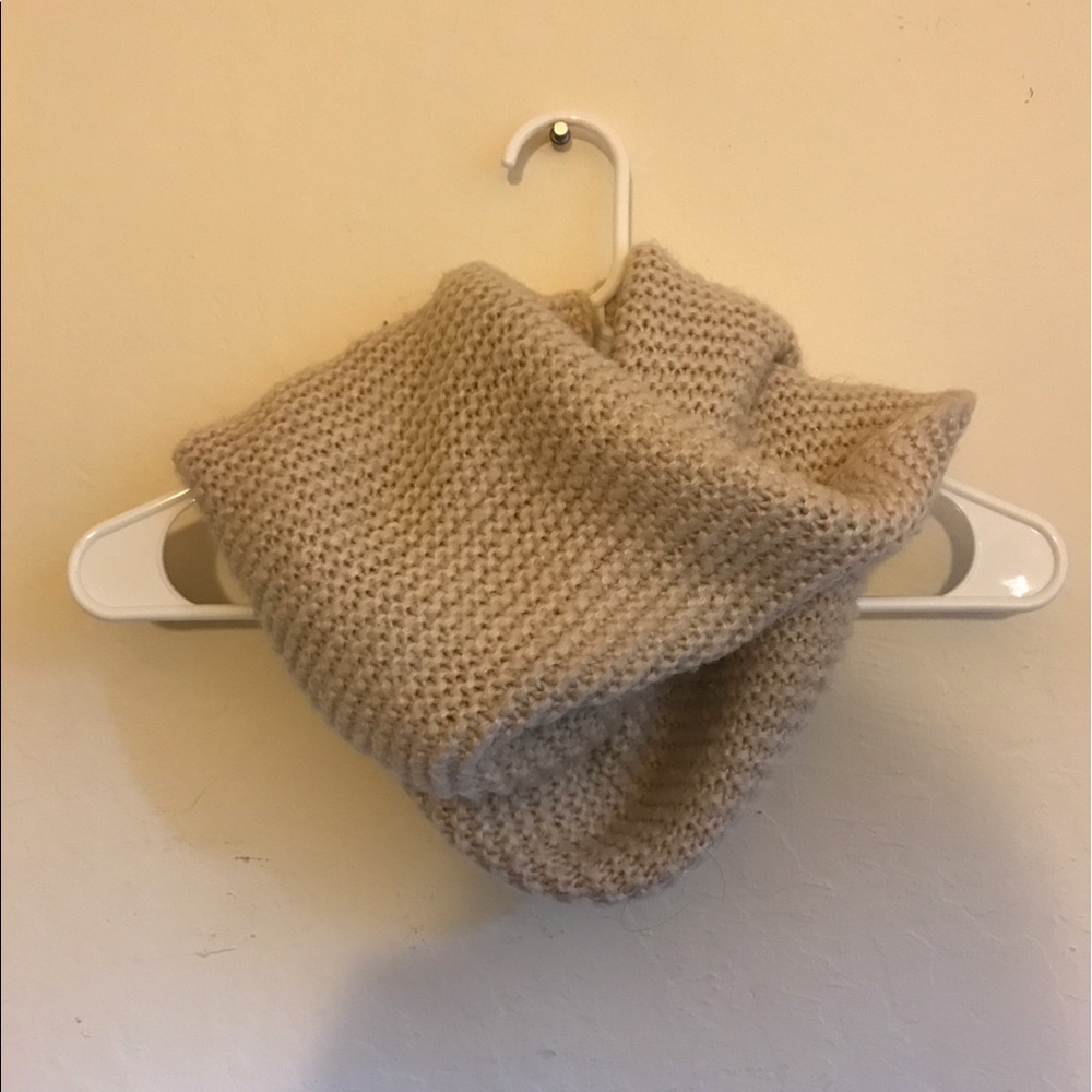 Knitted wool infinity scarf