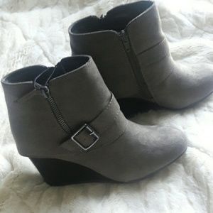 Wedge Ankle booties
