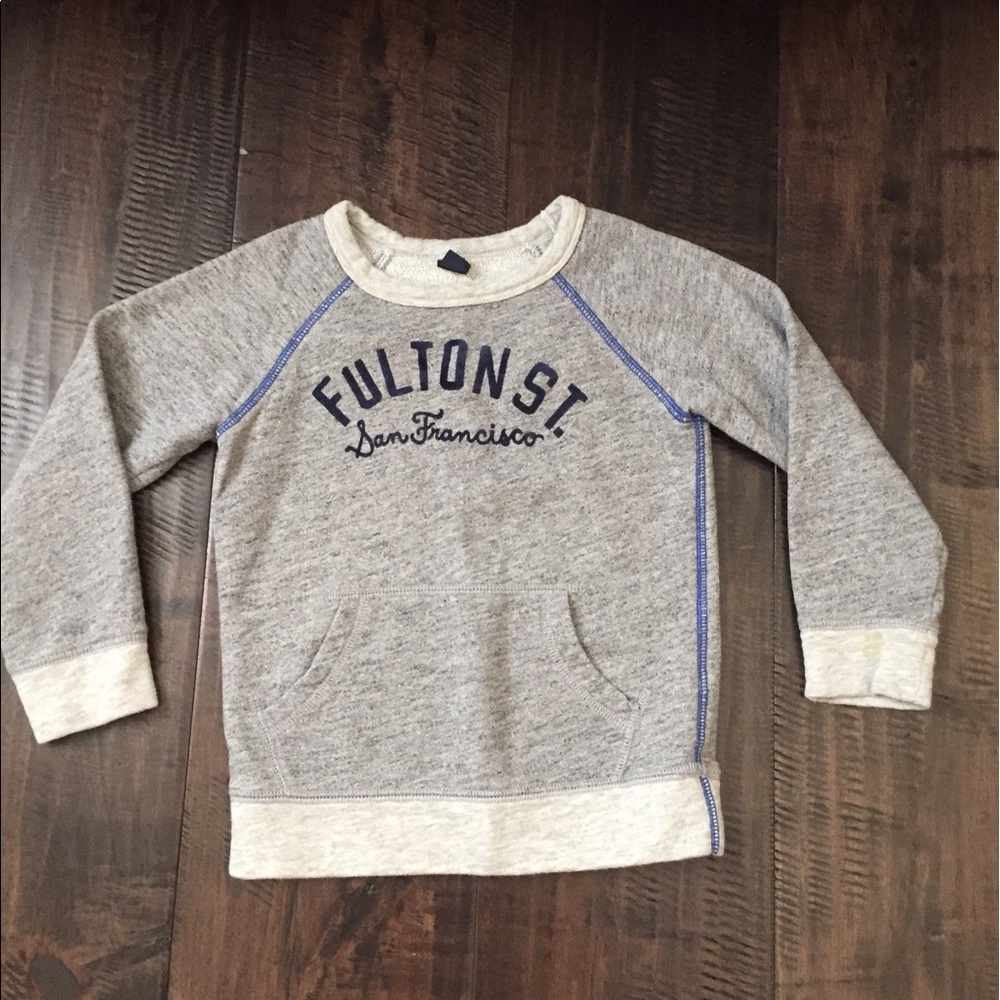 Boys gap sweat shirt.