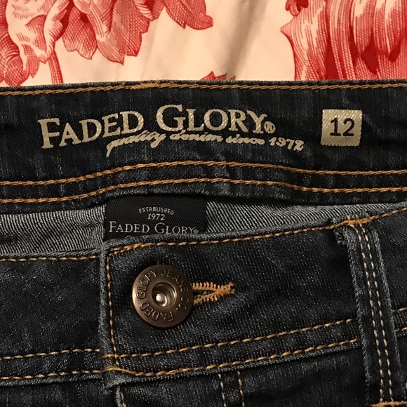 Fade glory capris🎉 - Picture 2 of 3