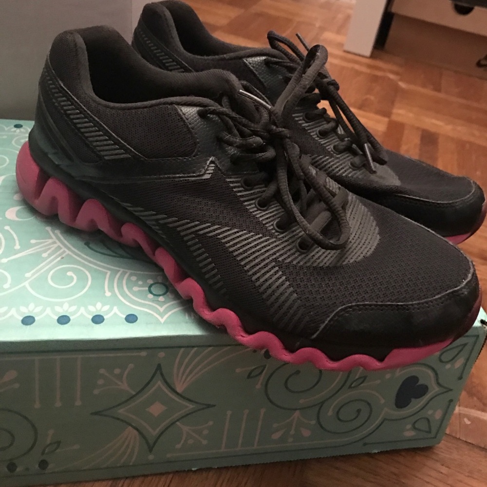 Reebok Ziglite Women's size 8.5.