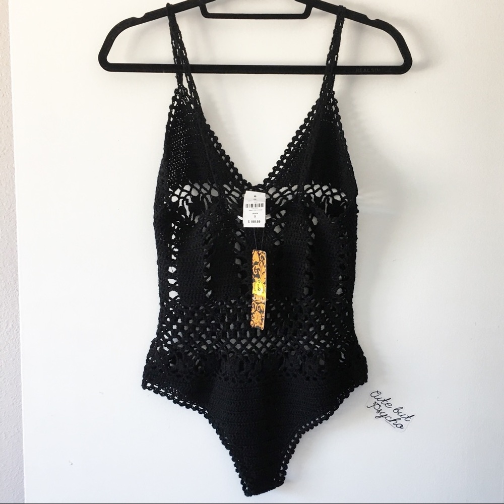 Medium! BNWT black crochet bodysuit - Picture 4 of 5