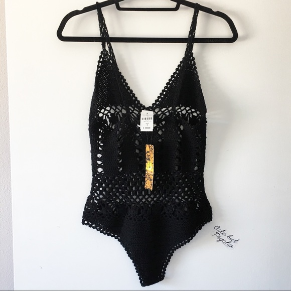 Medium! BNWT black crochet bodysuit - Picture 4 of 5