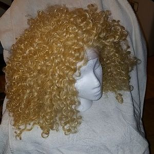 VELLA VELLA LACE FRONT BLONDE CURLY WIG NEW