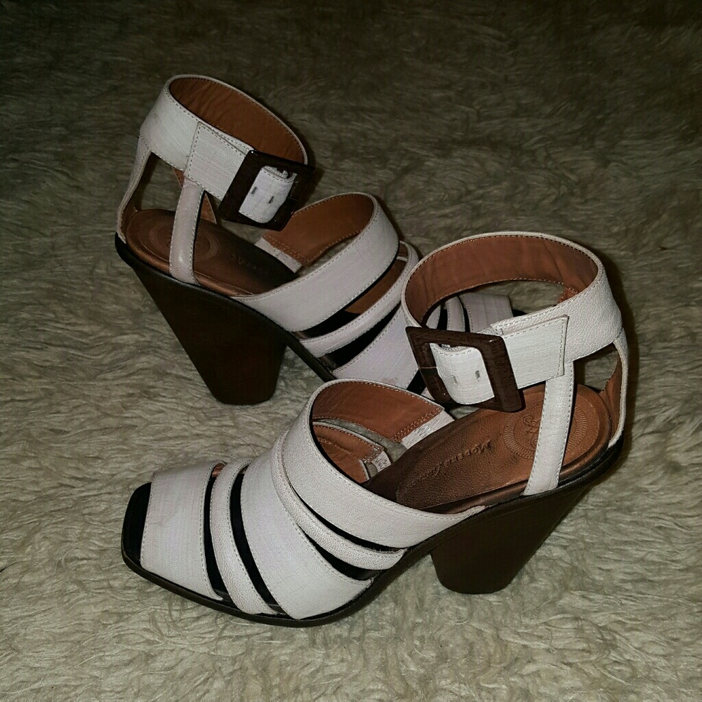 Modern Vintage leather heels size 8.5