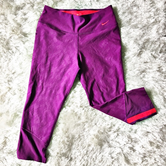 Nike Pants - NIKE Legend Capri
