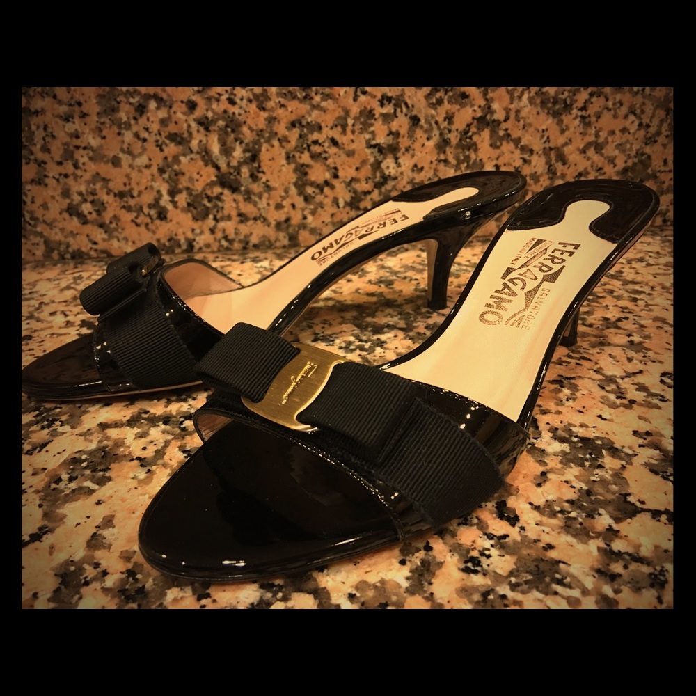Salvatore Ferragamo Glory Patent Bow Slides