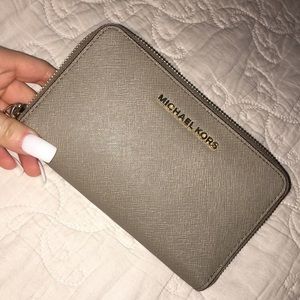 Michael Kors Wallet/Wristlet