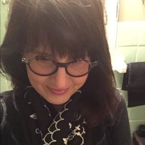 Meet your Posher, Angie