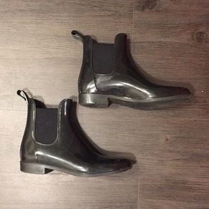 Ankle black rain boots