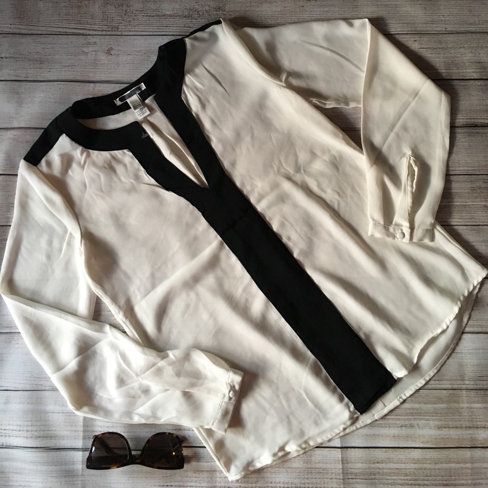 MANGO blouse/ long sleeves size small💞