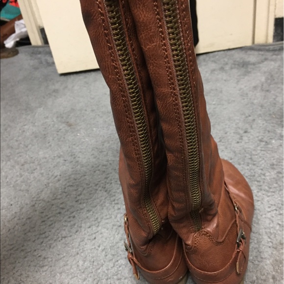 Knee high boots - Picture 2 of 5