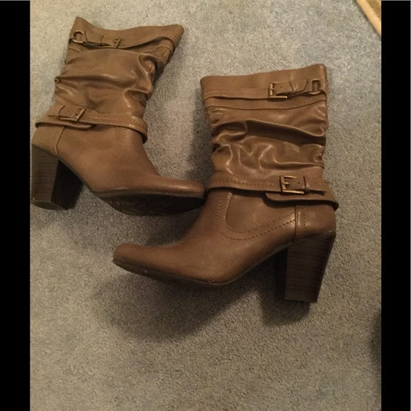 Boots - Picture 2 of 3