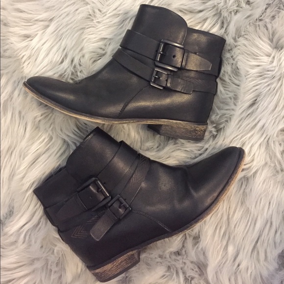 steve madden flat booties