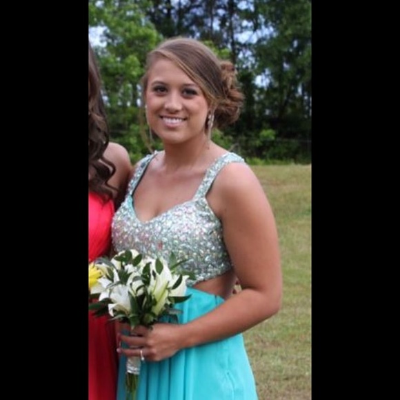 Prom Dress - Picture 2 of 3