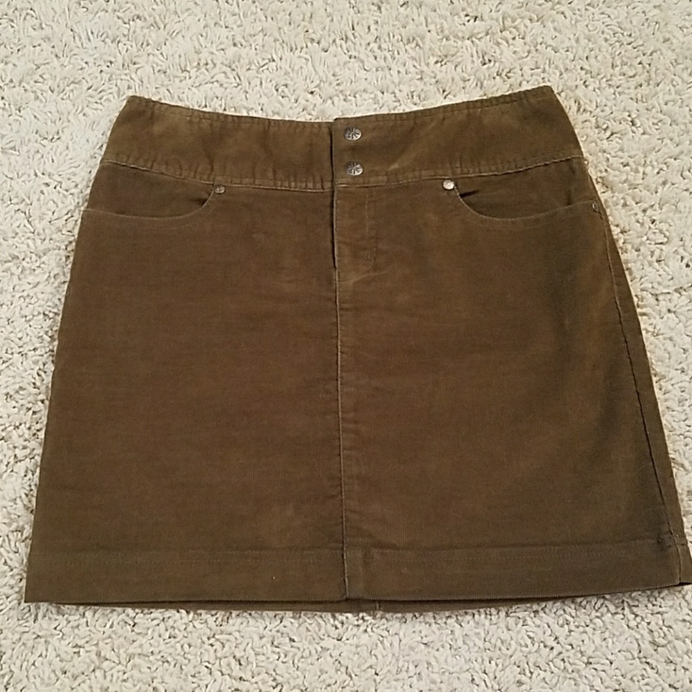 NWOT Olive Athleta Skirt